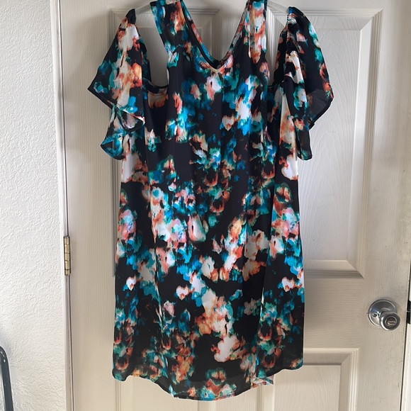 Very Cute Off the Shoulder Sleeves Summer Sundress - Picture 3 of 6